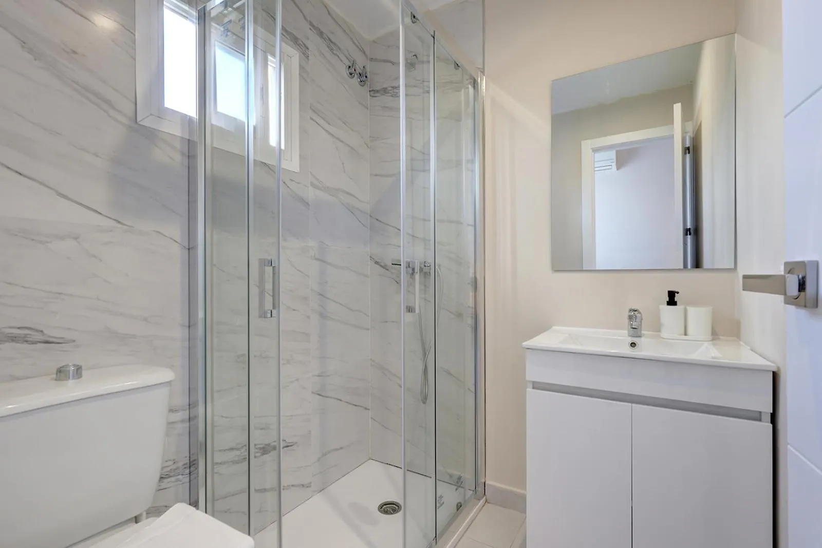 Guest house Hostal Puerta Almar Estepona