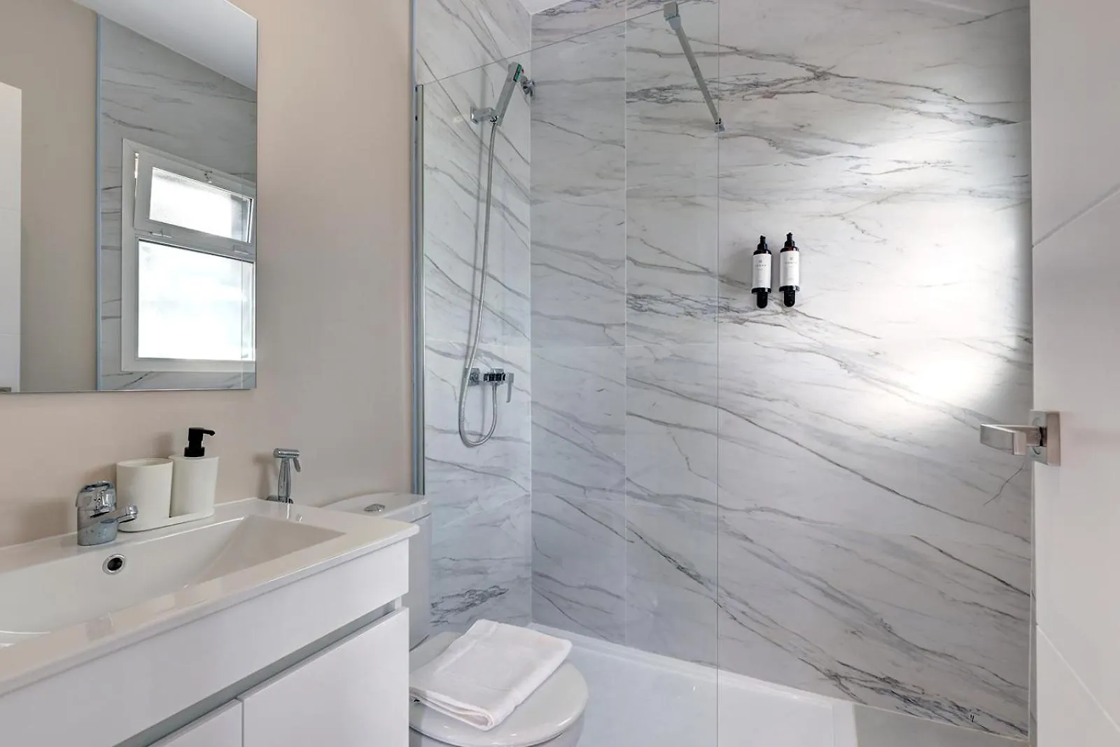 Hostal Puerta Almar Estepona