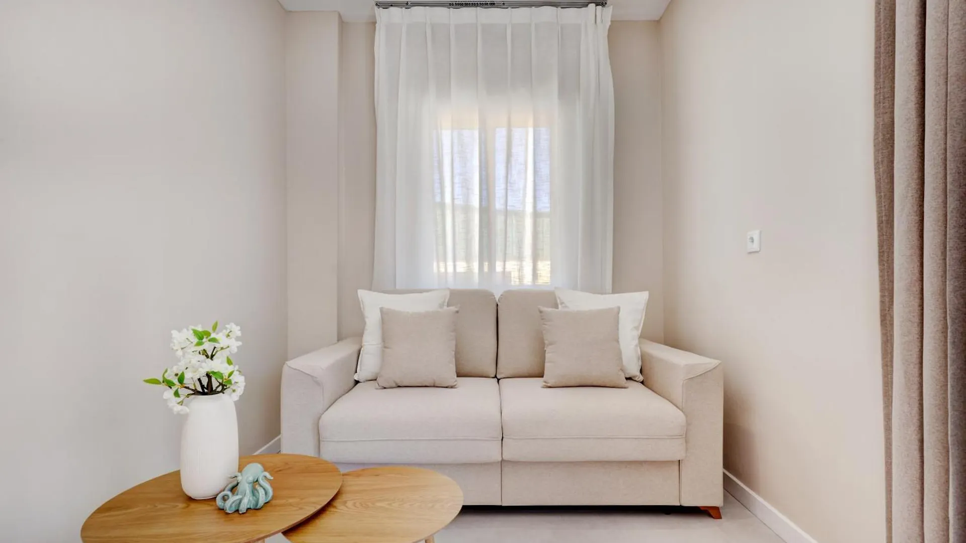 Hostal Puerta Almar Estepona 0*,