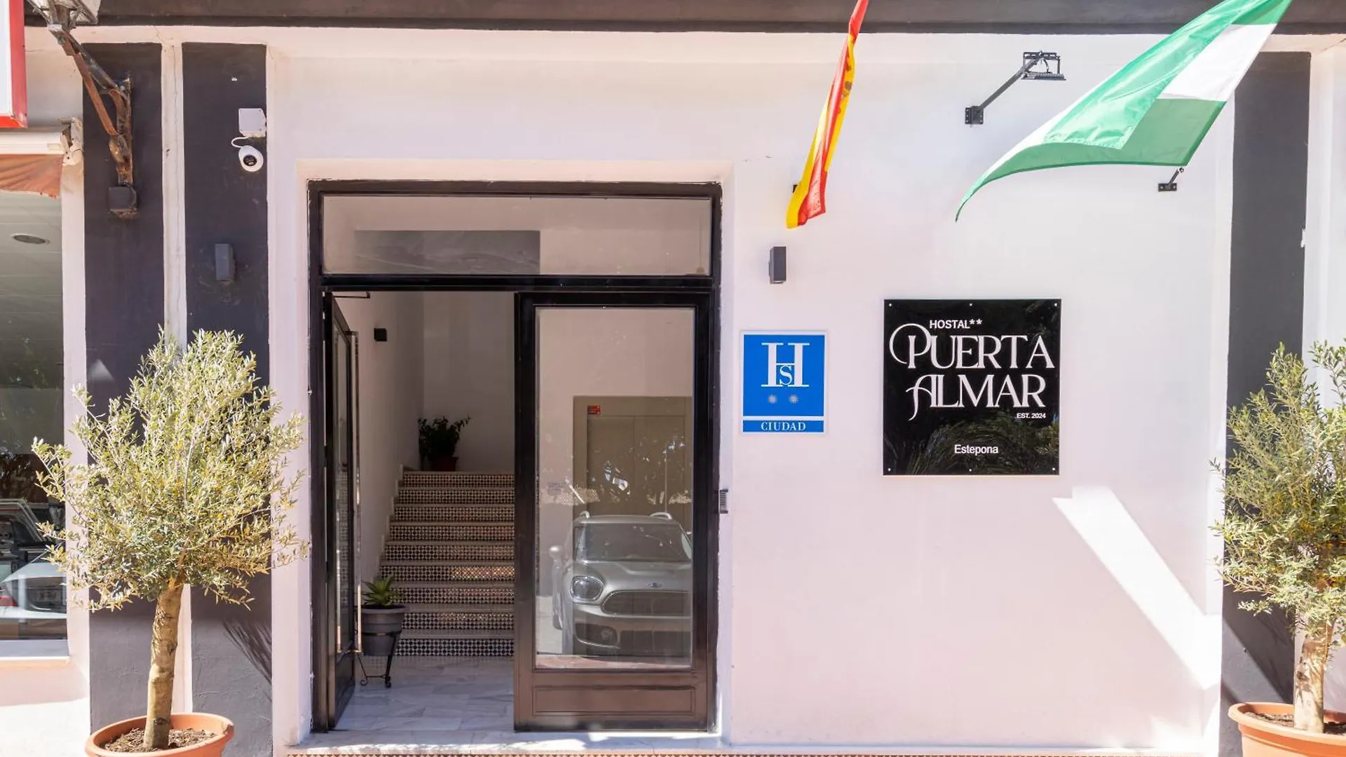 بيت ضيافة Hostal Puerta Almar إِستيبونا