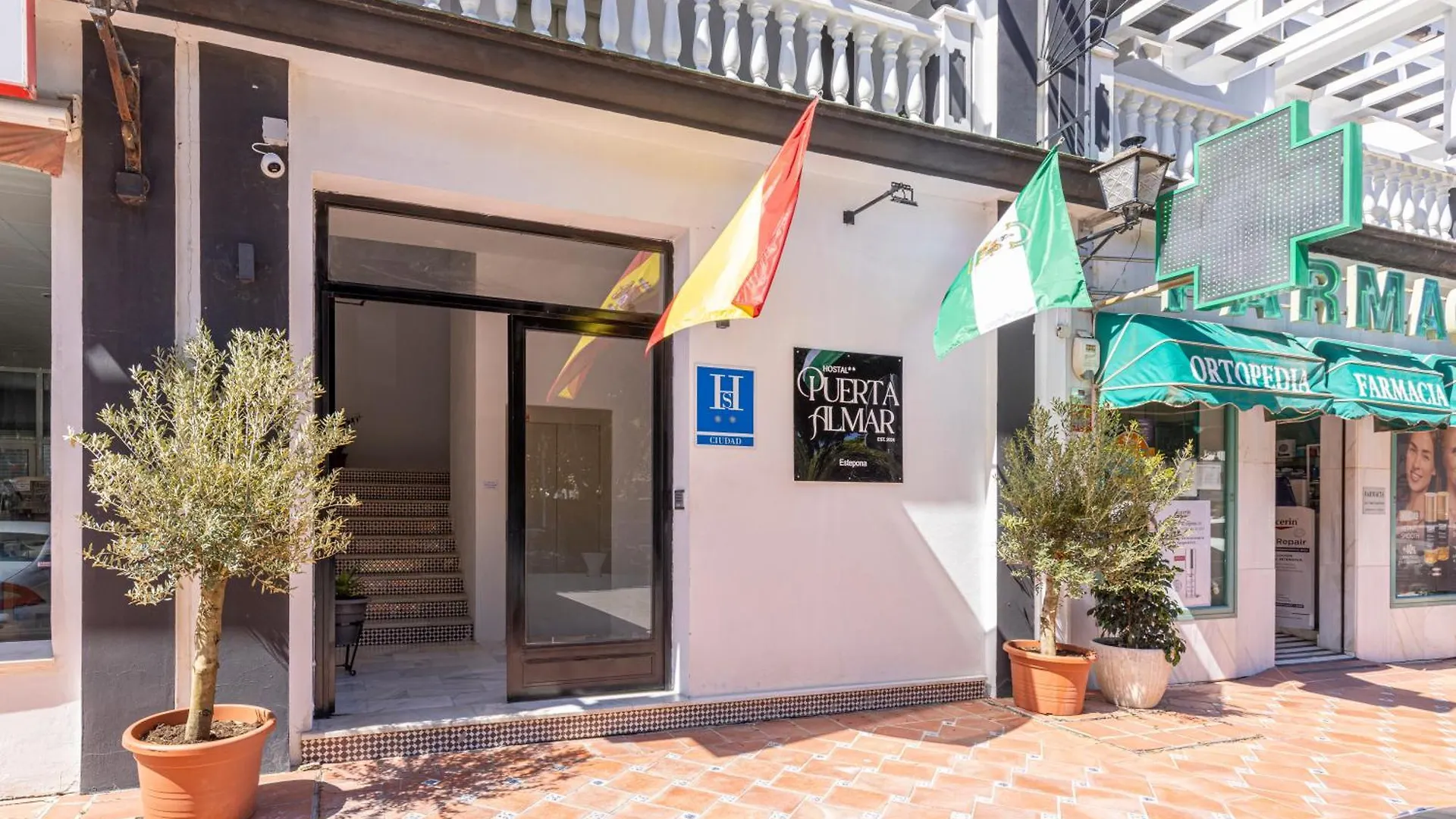 Hostal Puerta Almar إِستيبونا إسبانيا
