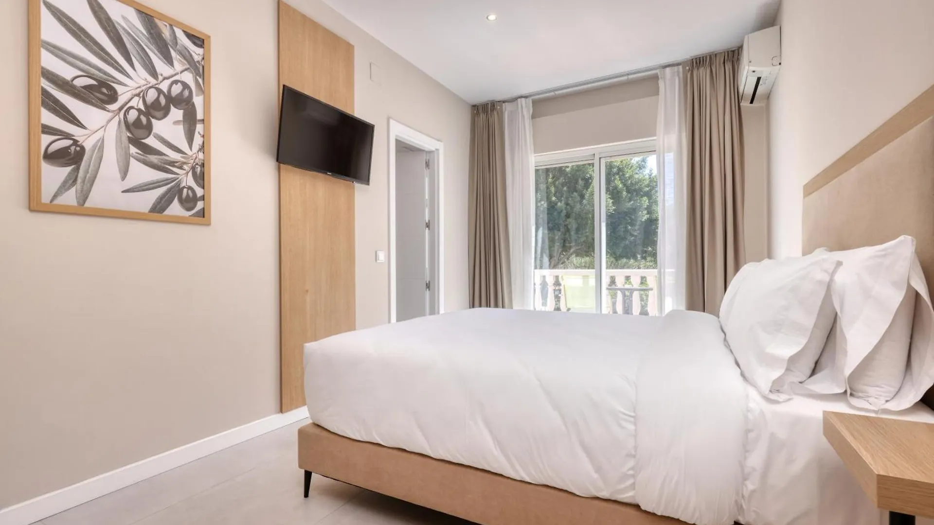 Guest house Hostal Puerta Almar Estepona