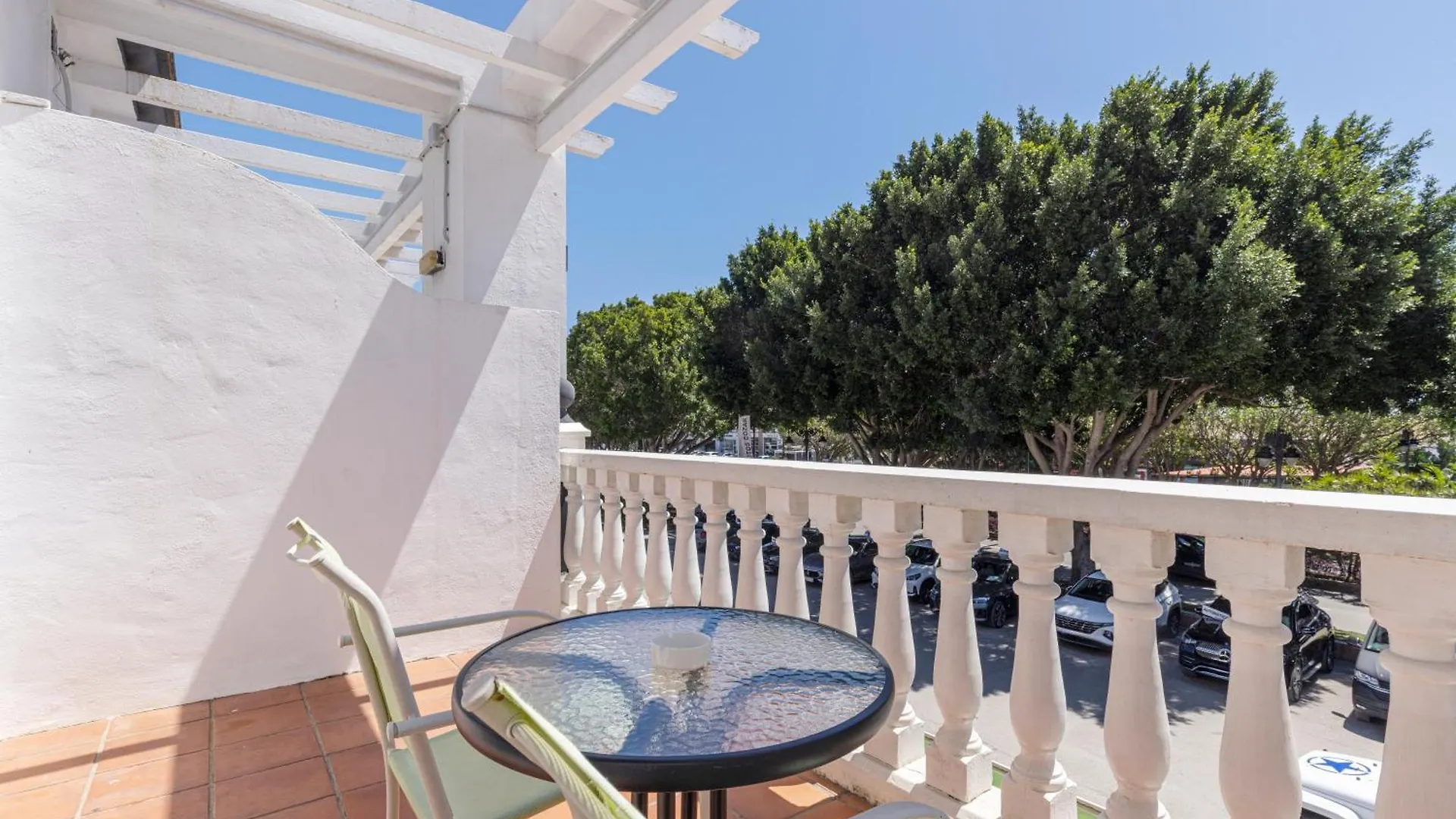 Hostal Puerta Almar Estepona
